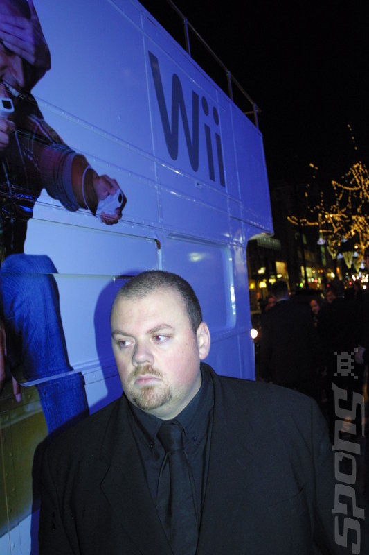 Wii Launch: Media Scrum on Oxford Street News image